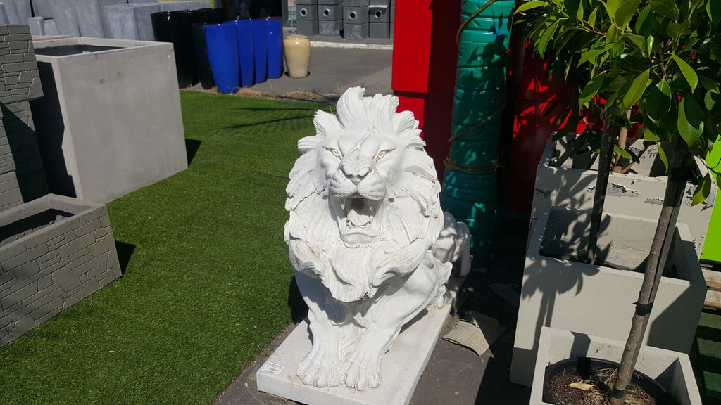 Marble Coaching Lion small ((pair)